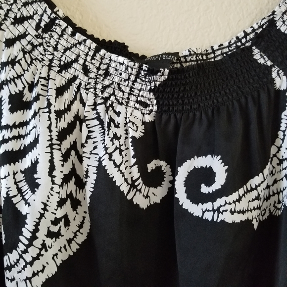 White House Black Market 100% Silk Printed Short Sleeve Blouse Size Small - Picture 5 of 7